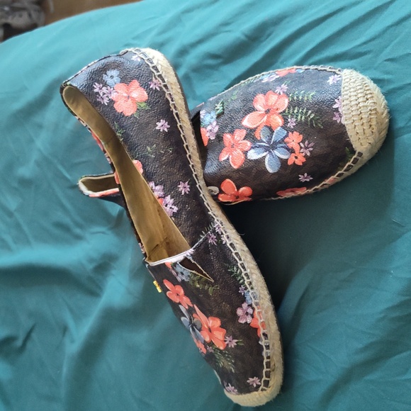 Michael kors floral print loafers - Picture 3 of 4